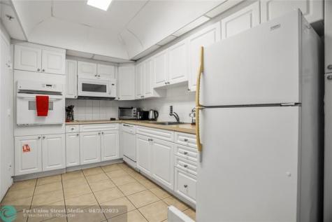 3901 S Ocean Drive Hollywood FL 33019