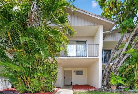 2236 Nova Village Drive Davie FL 33317