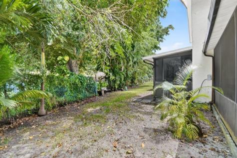 2236 Nova Village Drive Davie FL 33317