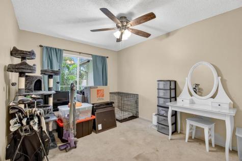 2236 Nova Village Drive Davie FL 33317