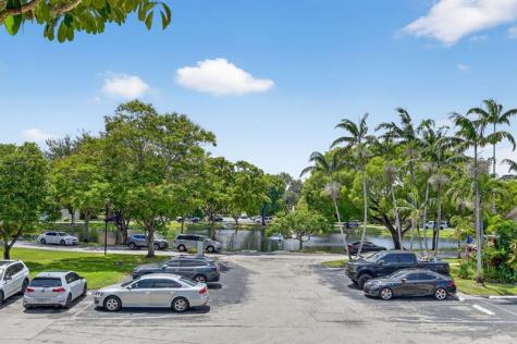 2236 Nova Village Drive Davie FL 33317