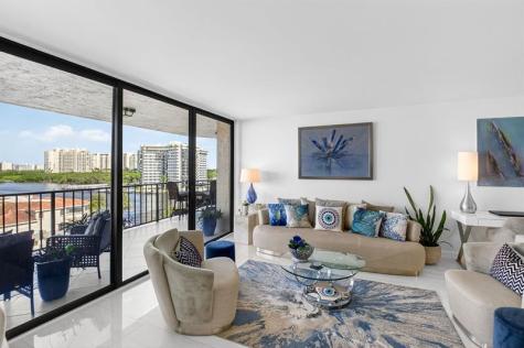 899 Jeffery Street Boca Raton FL 33487