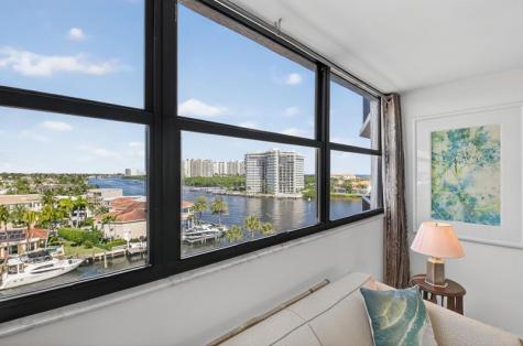 899 Jeffery Street Boca Raton FL 33487