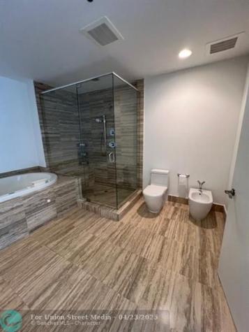 16001 Collins Avenue Sunny Isles Beach FL 33160