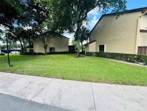 3966 Cocoplum Circle Coconut Creek FL 33063
