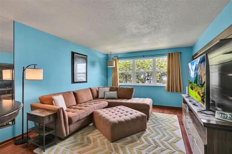 2223 Park Lane Hollywood FL 33021