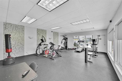 2223 Park Lane Hollywood FL 33021