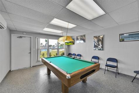 2223 Park Lane Hollywood FL 33021