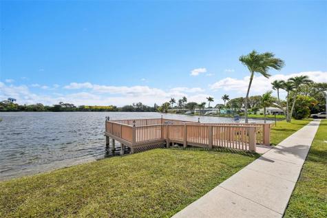 2223 Park Lane Hollywood FL 33021