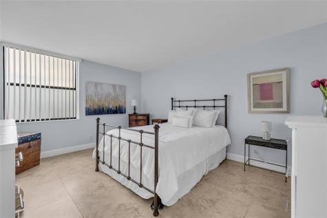 112 Lake Emerald Drive Oakland Park FL 33309