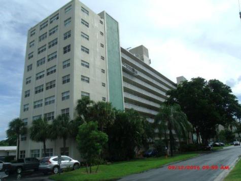 2555 NE 11th Street Fort Lauderdale FL 33304
