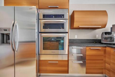 2950 NE 188th Street Aventura FL 33180