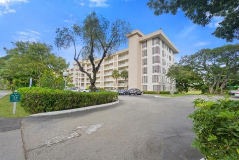 2901 S Palm Aire Drive Pompano Beach FL 33069