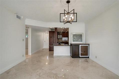 9320 S Hollybrook Lake Drive Pembroke Pines FL 33025