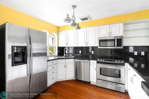 2005 Oceanwalk Terrace Pompano Beach FL 33062