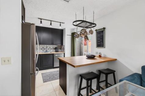 6621 Via Regina Boca Raton FL 33433