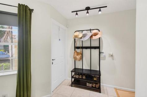 6621 Via Regina Boca Raton FL 33433