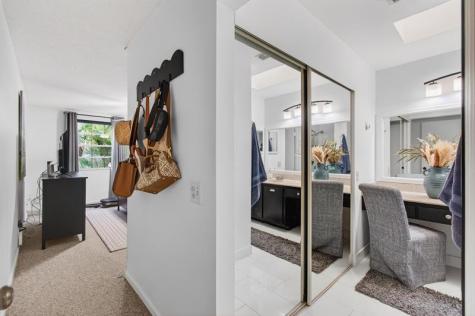 6621 Via Regina Boca Raton FL 33433