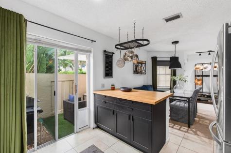 6621 Via Regina Boca Raton FL 33433