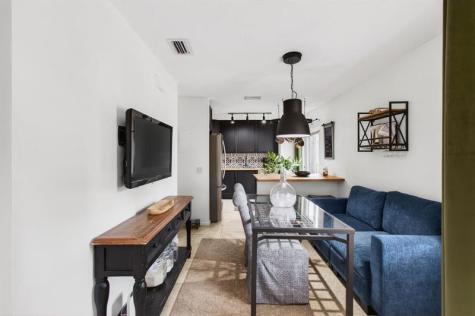 6621 Via Regina Boca Raton FL 33433