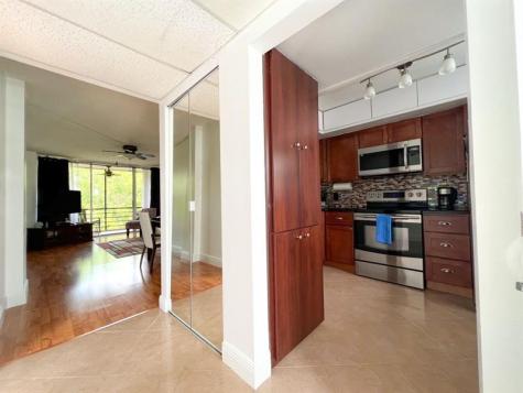 113 Royal Park Drive Oakland Park FL 33309