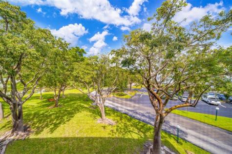 113 Royal Park Drive Oakland Park FL 33309