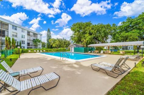 113 Royal Park Drive Oakland Park FL 33309