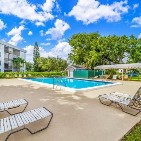 113 Royal Park Drive Oakland Park FL 33309