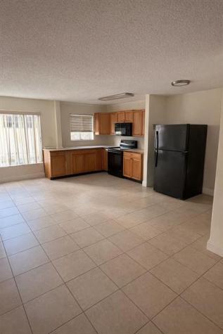 7910 Taft Street Pembroke Pines FL 33024