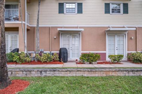 4609 SW 75th Way Davie FL 33314
