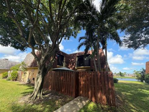 294 Arabian Road Palm Springs FL 33461