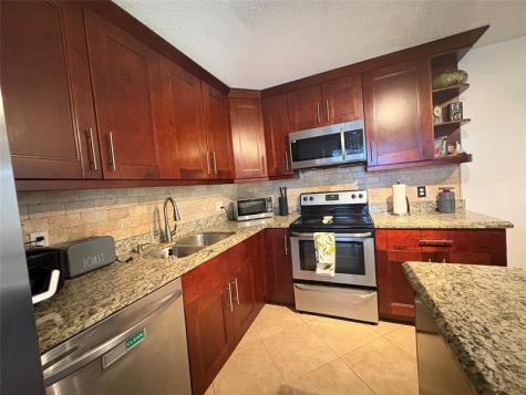 294 Arabian Road Palm Springs FL 33461