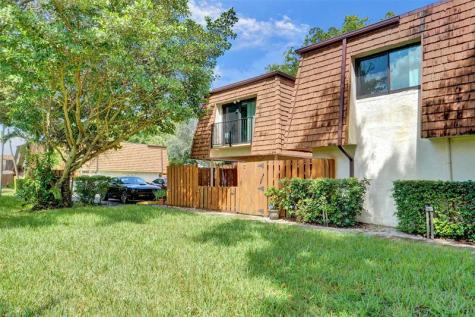 2070 SW 90th Avenue Davie FL 33324