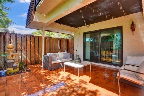 2070 SW 90th Avenue Davie FL 33324