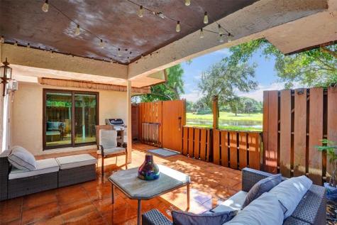 2070 SW 90th Avenue Davie FL 33324