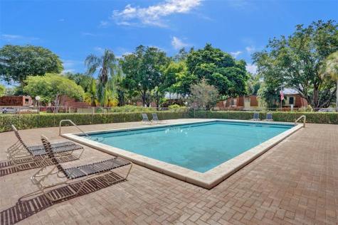 2070 SW 90th Avenue Davie FL 33324