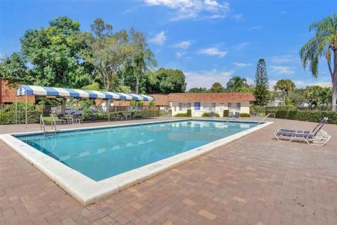 2070 SW 90th Avenue Davie FL 33324