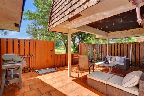 2070 SW 90th Avenue Davie FL 33324