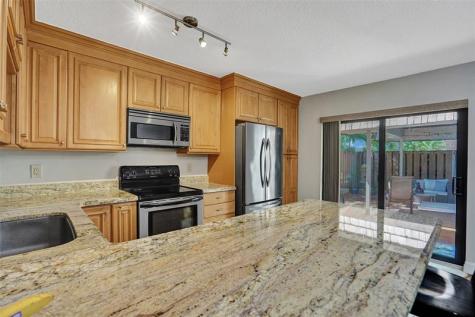 2070 SW 90th Avenue Davie FL 33324