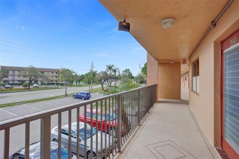10467 Sunrise Lakes Boulevard Sunrise FL 33322