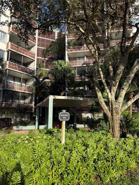4222 Inverrary Boulevard Lauderhill FL 33319