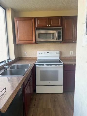 4222 Inverrary Boulevard Lauderhill FL 33319