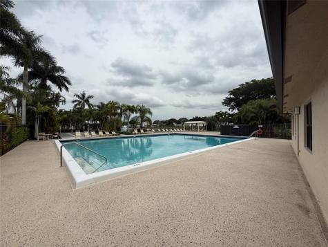 5571 Lakeside Drive Margate FL 33063