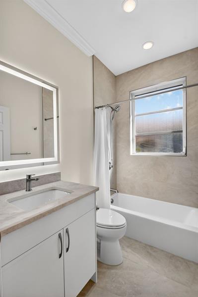 10664 Royal Caribbean Circle Boynton Beach FL 33437