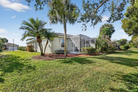 10664 Royal Caribbean Circle Boynton Beach FL 33437