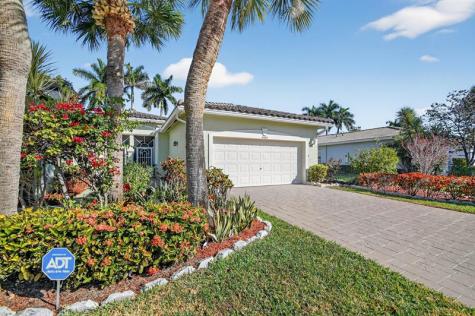 10664 Royal Caribbean Circle Boynton Beach FL 33437