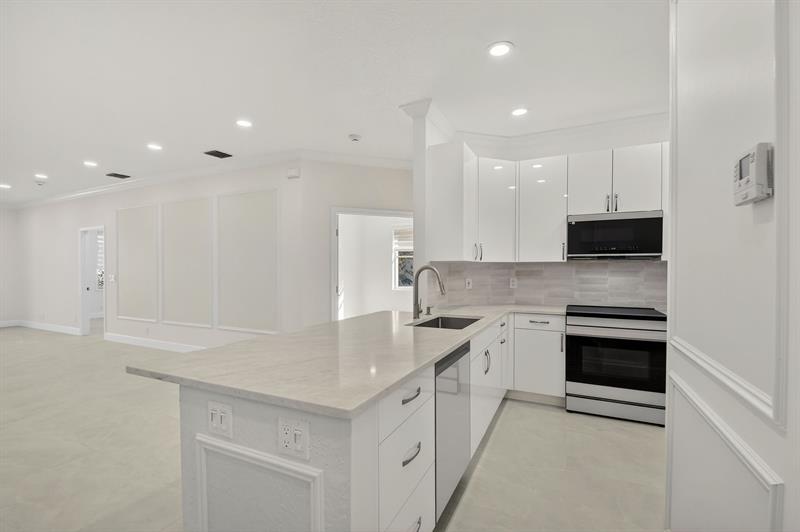 10664 Royal Caribbean Circle Boynton Beach FL 33437