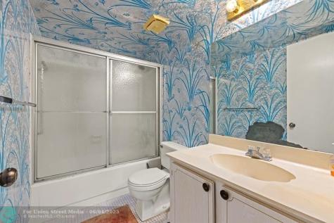 8260 SW 24th Street North Lauderdale FL 33068