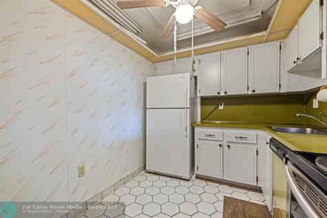 8260 SW 24th Street North Lauderdale FL 33068