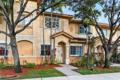2827 SW 83rd Terrace Miramar FL 33025